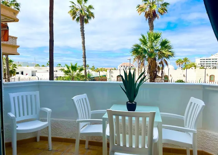 Miss Flora Playa Honda * פלאייה דה לאס אמריקס