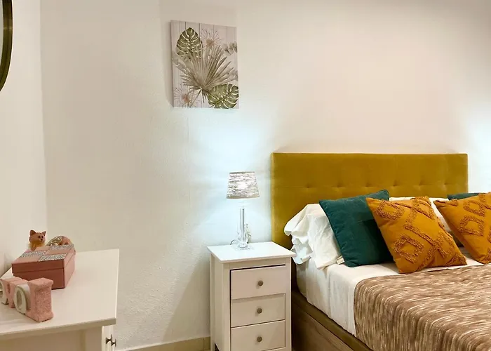 Miss Flora Playa Honda Apartman