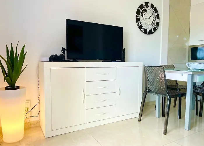 Miss Flora Playa Honda Playa de las Américas