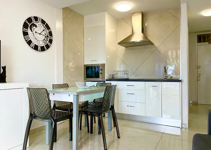 Miss Flora Playa Honda *